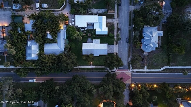 Building Photo - 1712 Pineapple Ave