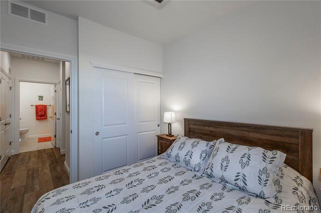 Building Photo - 9962 W Victoria Pl