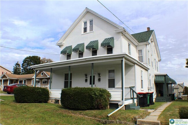 Building Photo - 353 N 6th St