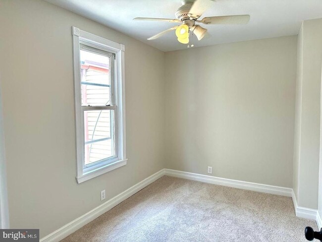 Building Photo - 521 S 17th St