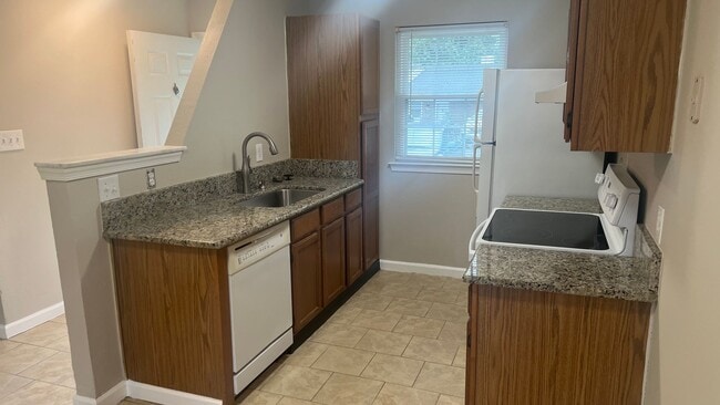 Building Photo - Garner! Great Cul-De-Sac Location! 2 BR, 2...