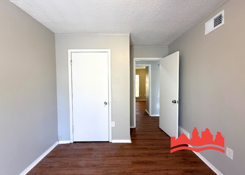 Building Photo - 1288 Parkrose Rd