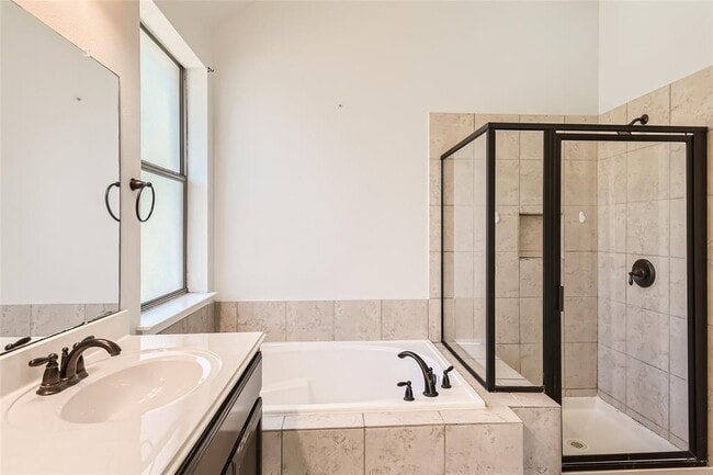 Building Photo - 290 Maeves Way