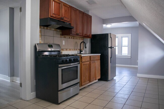 Building Photo - 91 Henry St