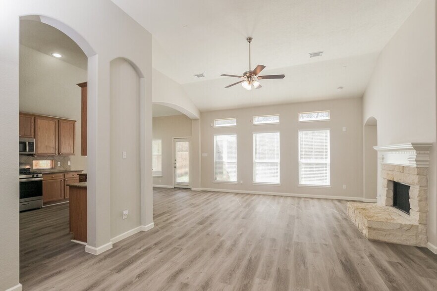 Building Photo - 13406 Lake Passage Ln