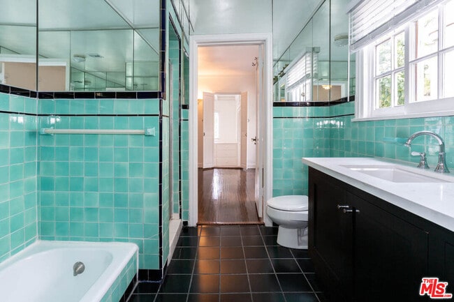 Building Photo - 146 N Citrus Ave