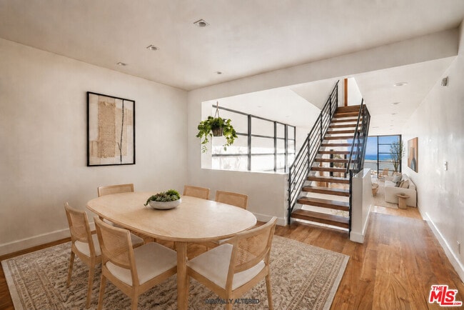 Building Photo - 115 Ocean Front Walk