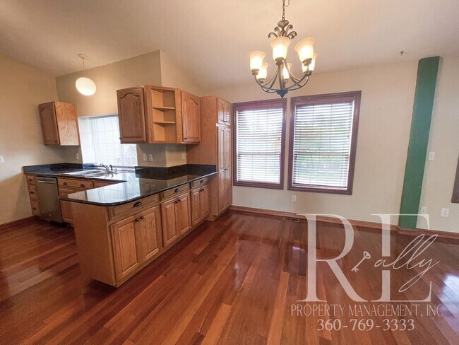 Building Photo - Stunning Rambler