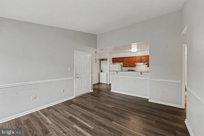 Building Photo - 8619 Beekman Pl