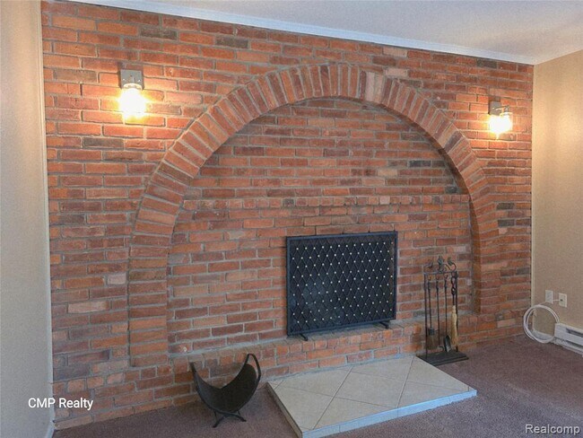 Building Photo - 18041 Fairway