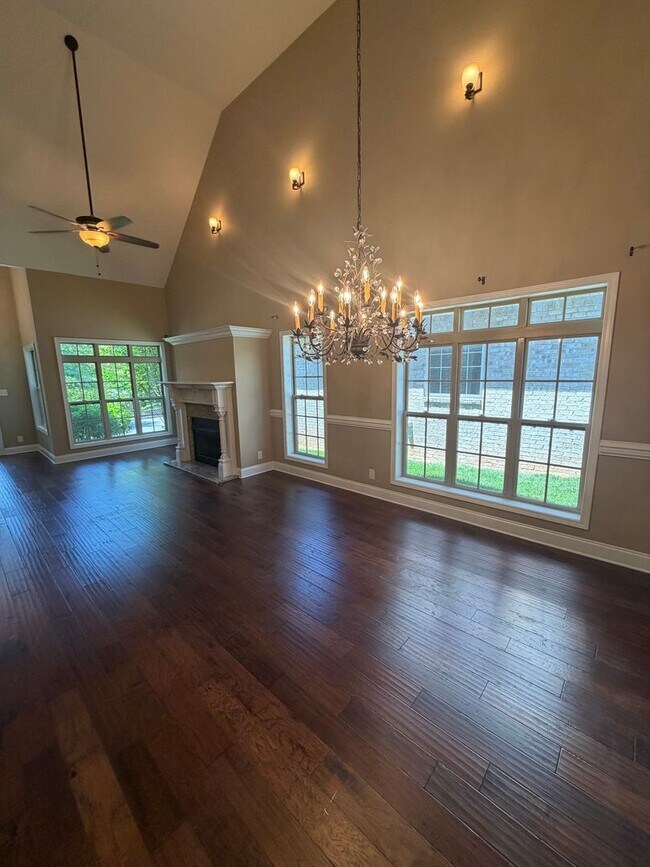 Building Photo - 266 Turnberry Circle