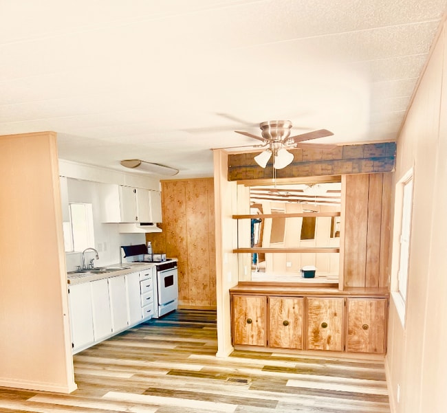 Building Photo - 6345 N Dona Ana Rd