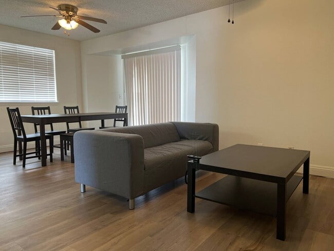 Building Photo - 8305 Aspenbrook Ave