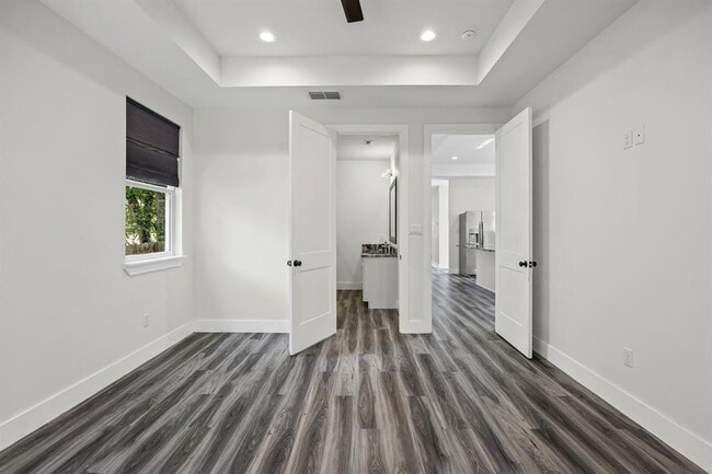 Building Photo - 813 Chihuahua St