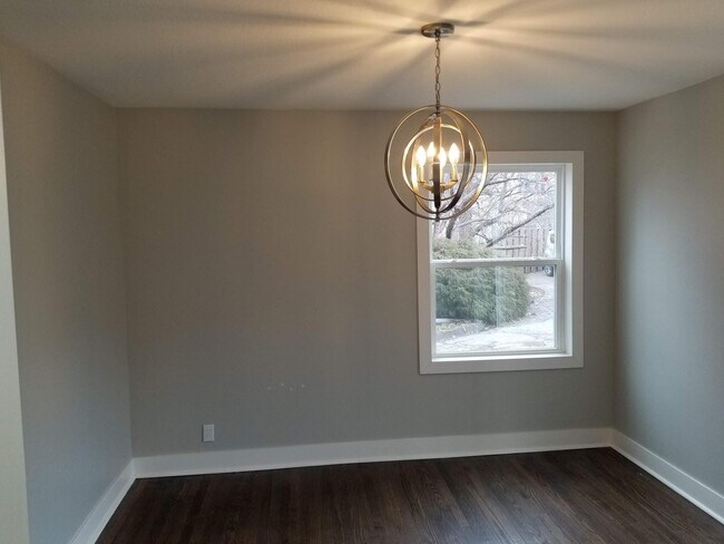 Building Photo - 643 E Meyer Blvd