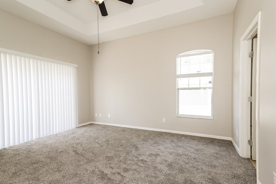 Building Photo - 504 N 7th St