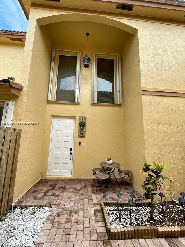 Building Photo - 1261 Hayes St