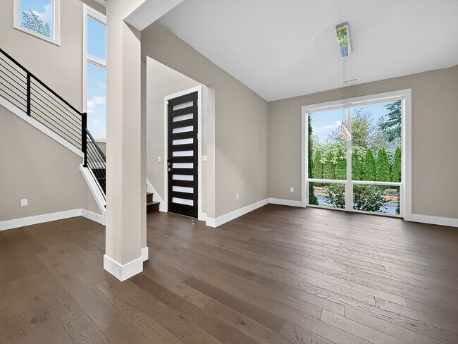 Building Photo - 2821 Garden Ave N