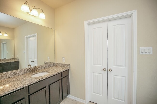 Building Photo - 9506 Bonbrook Bend Ln