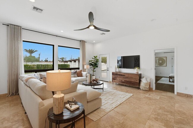 Building Photo - 6302 E Cochise Rd