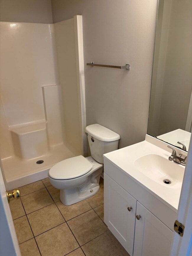 Building Photo - 2-Bedroom, 2-Bathroom Condo with Balcony, ...