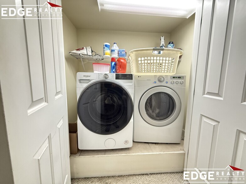 Building Photo - 91 Surrey St