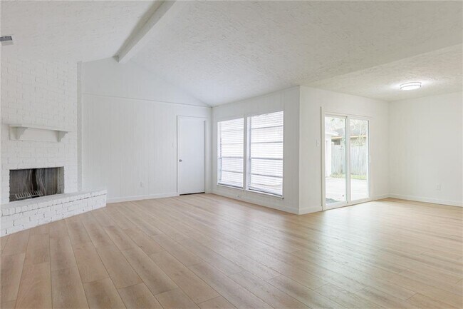 Building Photo - 3206 Cherry Creek Dr