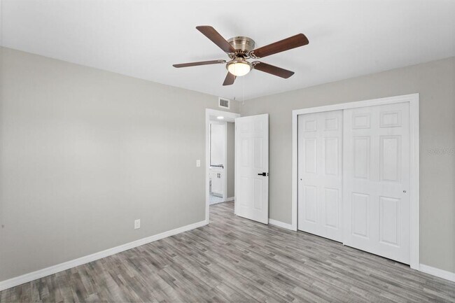 Building Photo - 6802 W Comanche Ave