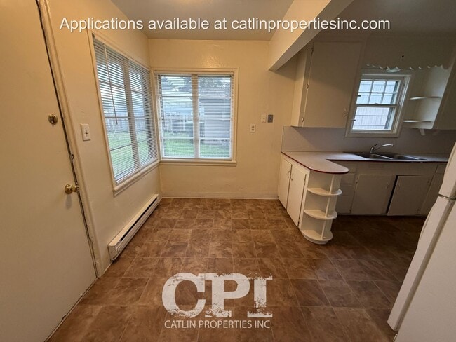 Building Photo - 332 20th Ave