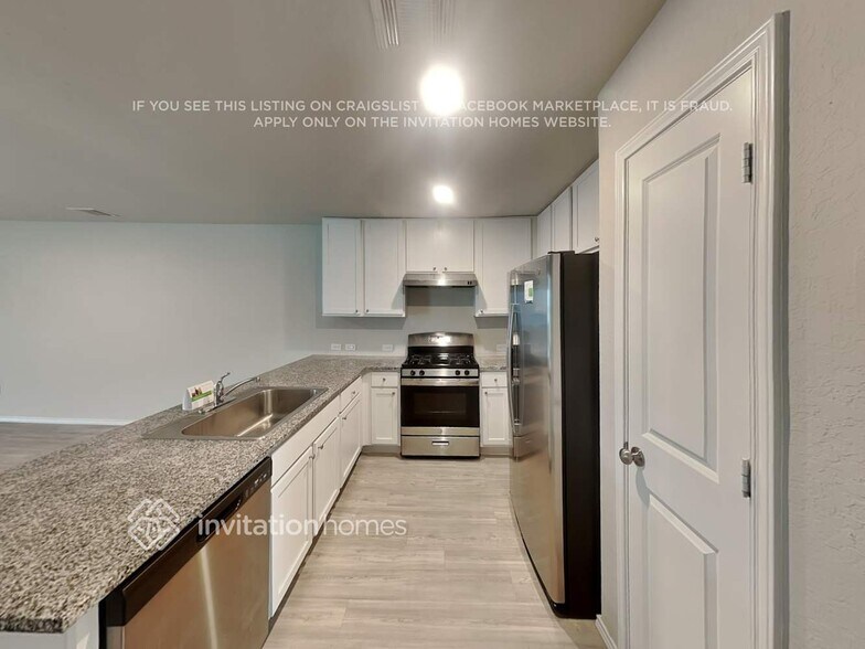 Building Photo - 10511 Varmus Dr