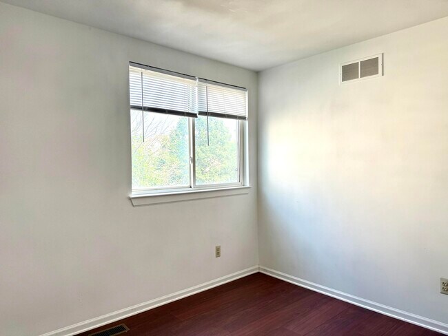 Building Photo - 2341 Timbercrest Ct