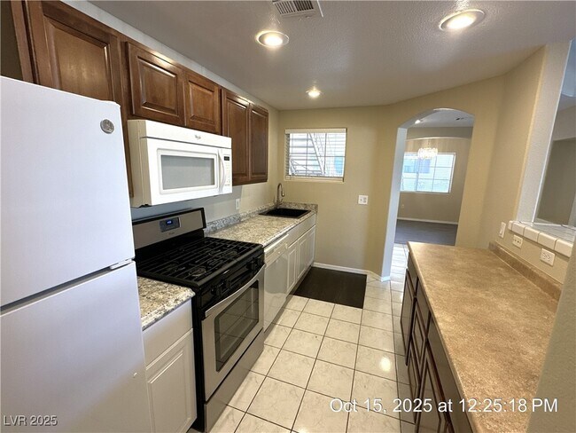 Building Photo - 7400 W Flamingo Rd