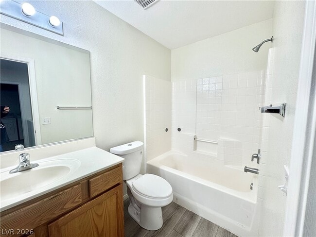 Building Photo - 1101 Red Butte St