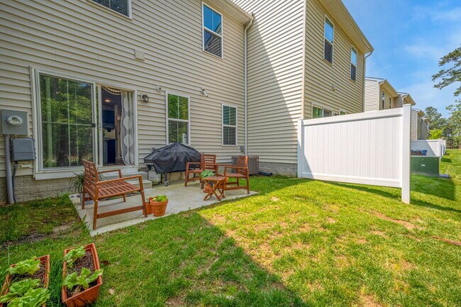 Building Photo - 317 Capeside Ct