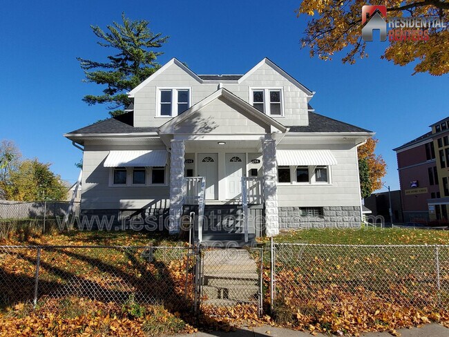 Primary Photo - 3204 N 24th St