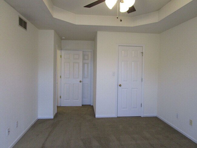 Building Photo - 5004-5006 Carrie Ridge Dr.