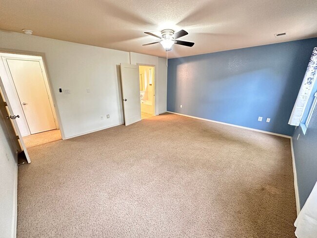 Building Photo - 7419 Desert Eagle Rd NE