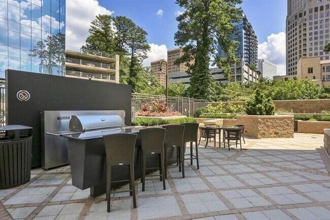 Building Photo - 2 Bedroom, 2 Bathroom Spacious Condo with Dining & Living Room within Heart of Buckhead