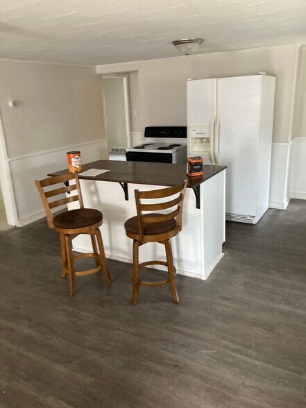 Primary Photo - 2104 Calumet Dr