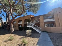 Building Photo - 2 Bed, 2 Bath condo, ground floor unit