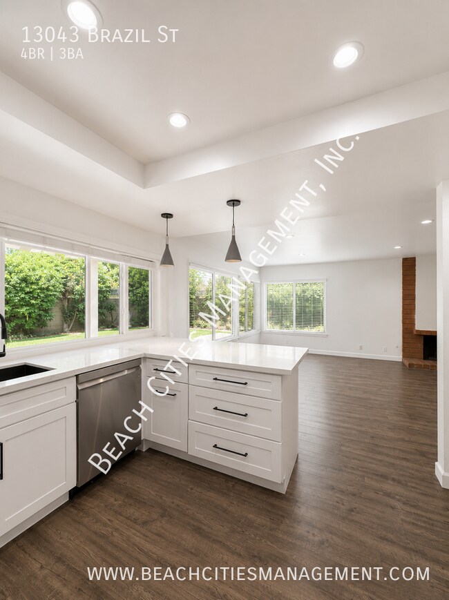 Building Photo - 13043 Brazil St