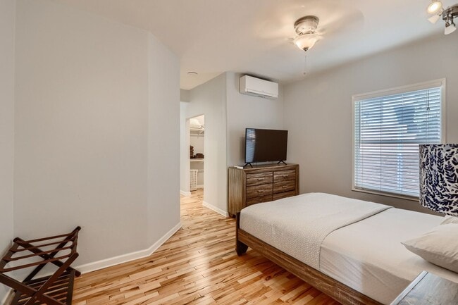 Building Photo - Walk to Morley Field - 3 Bed, 2 Bath + Bon...