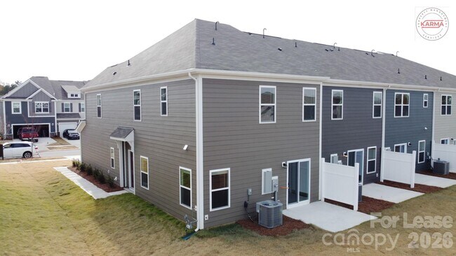 Building Photo - 785 Earhart St NW