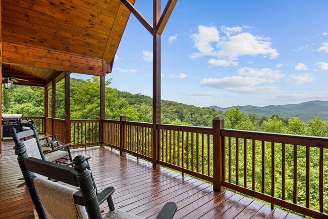 Building Photo - 121 Pontoosuc Dr