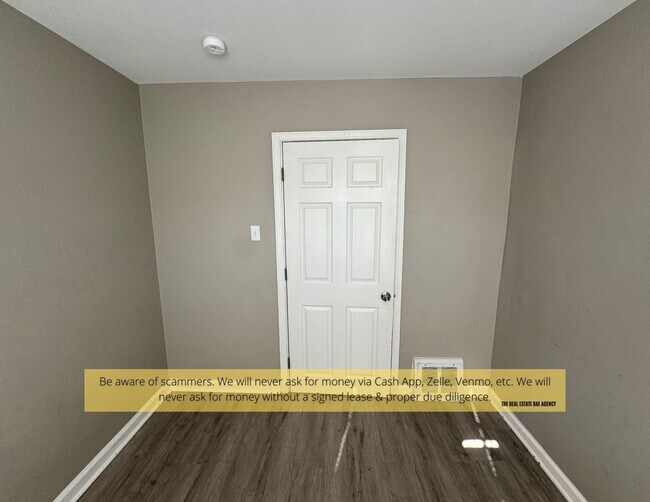 Building Photo - 10135 Cabot Dr