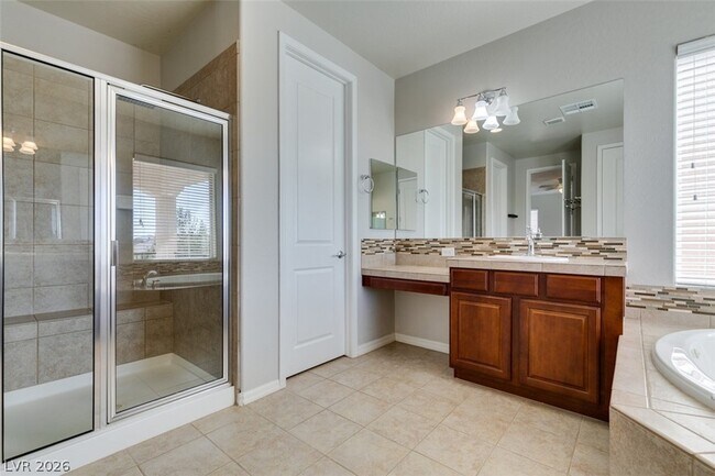 Building Photo - 2609 Chateau Clermont St