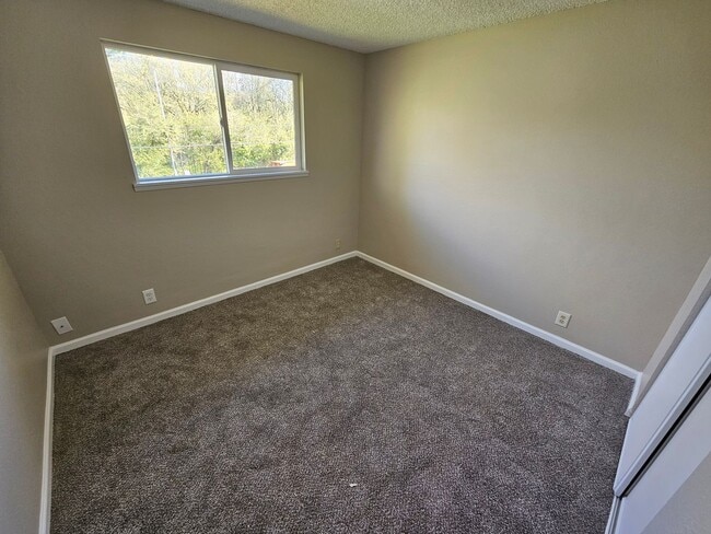 Building Photo - 2535-2537 Wilark Dr NW