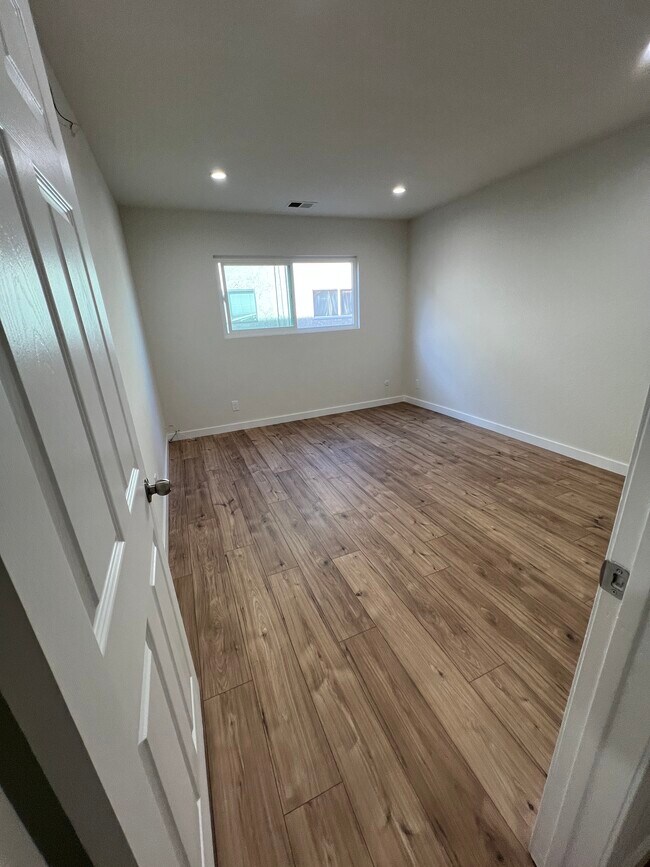 Master Bedroom - 7439 Woodman Ave