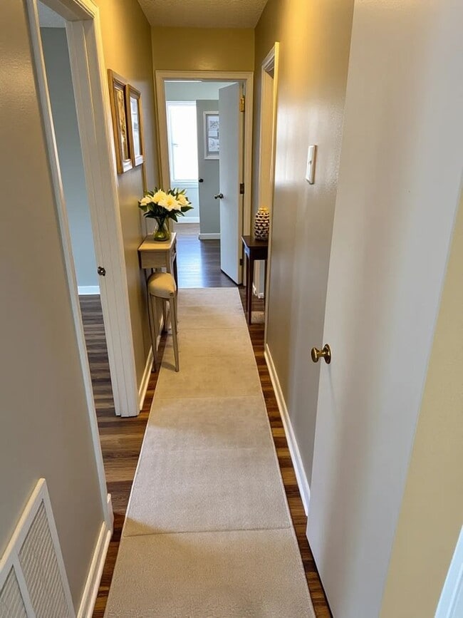 Building Photo - Charming 2BR Condo in Charlotte