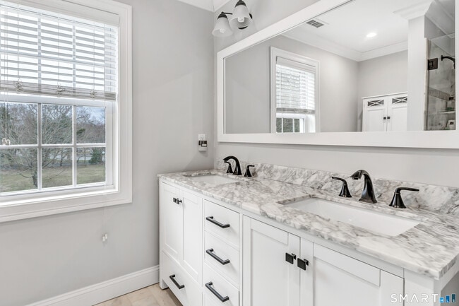 Building Photo - 44 Morehouse Hwy